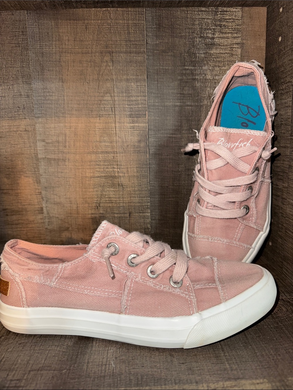 Blowfish Malibu Rose Pink Canvas Low-Top Sneakers-size 8